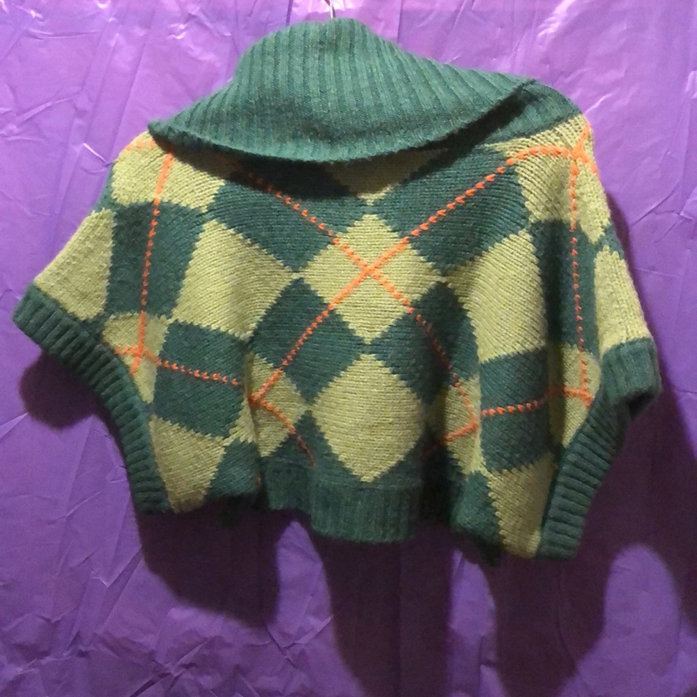 Small Argyle crop top.  Fits like a medium